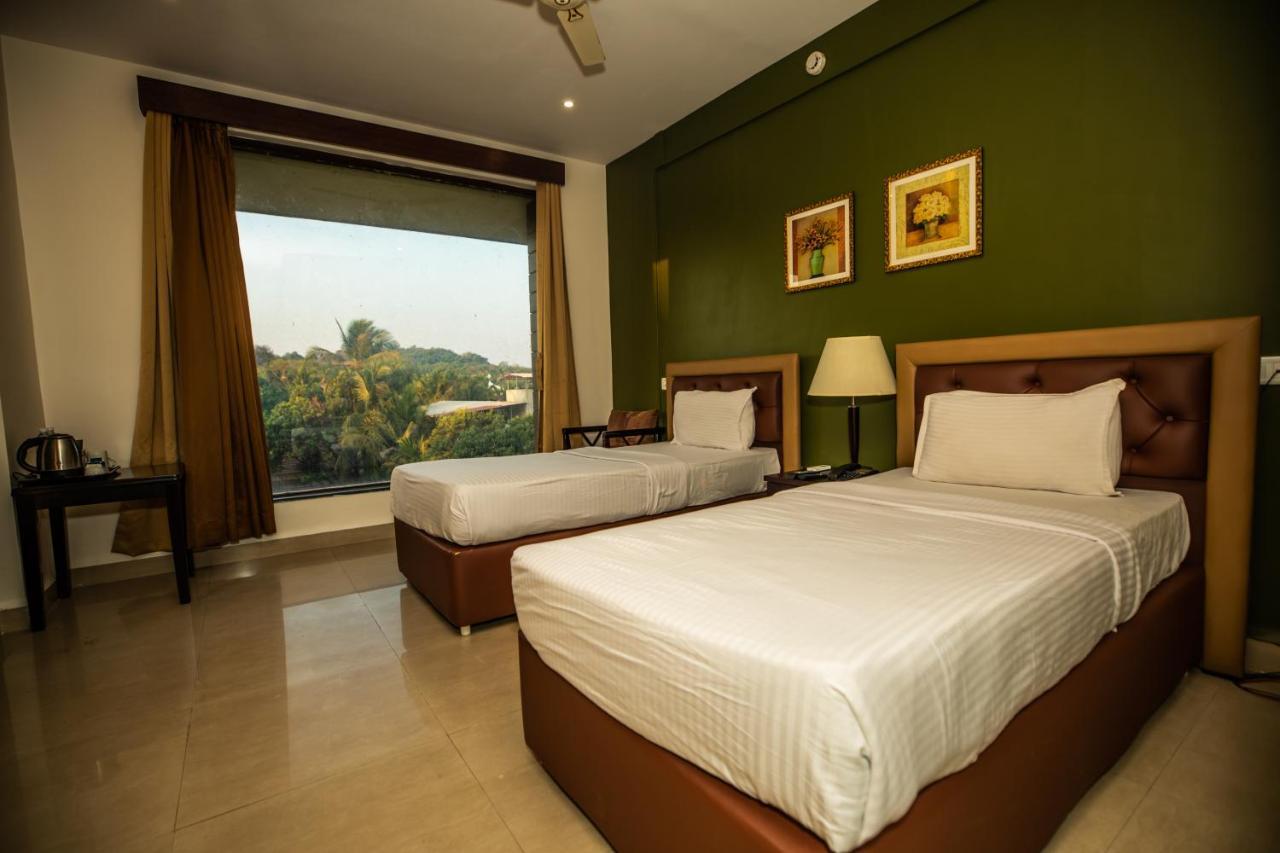 ซีซั่น โฮเต็ล แอนด์ สปา Hotel มัดกอน ภายนอก รูปภาพ