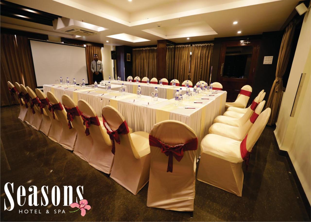 ซีซั่น โฮเต็ล แอนด์ สปา Hotel มัดกอน ภายนอก รูปภาพ